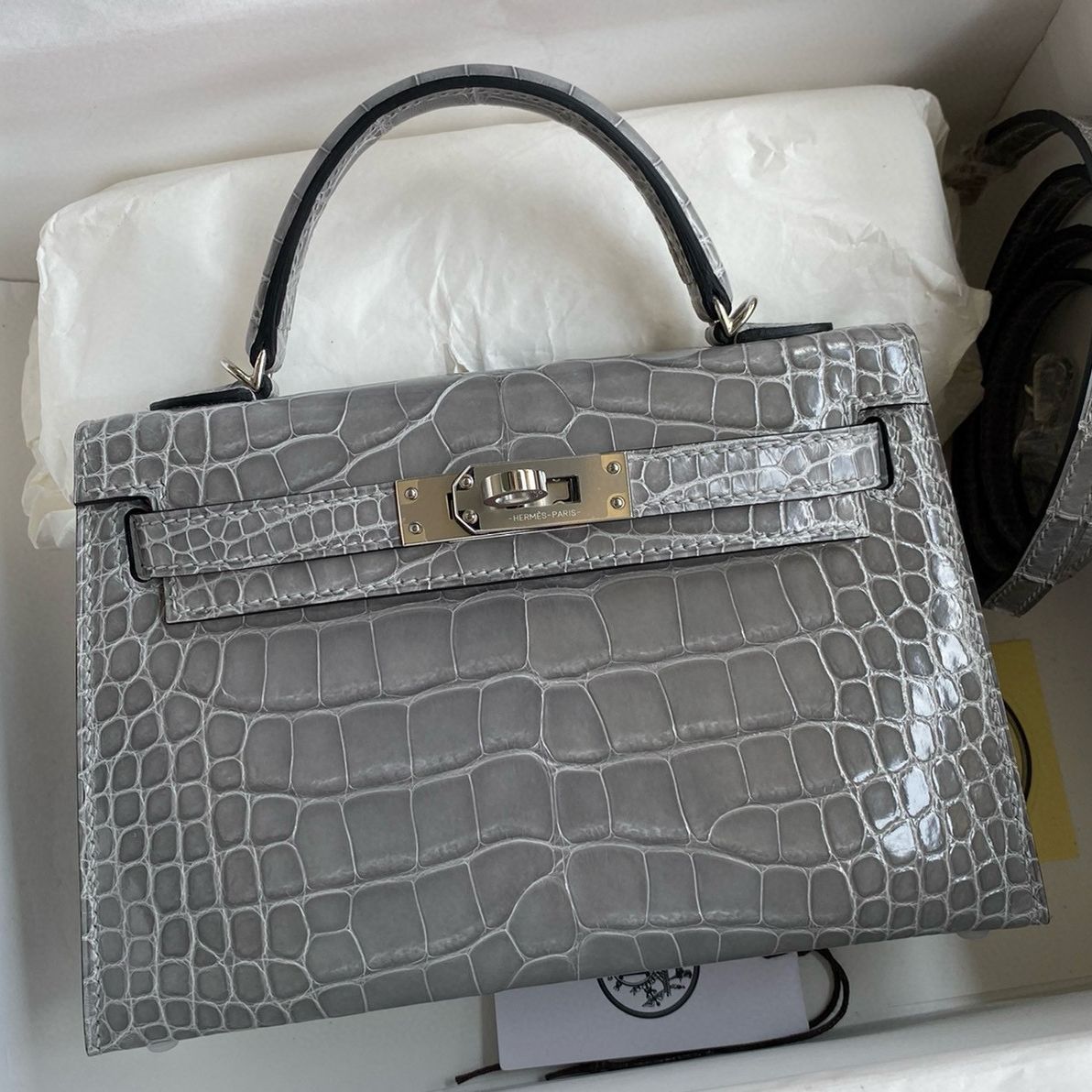 Hermès Kelly Mini II Women's Luxury Handmade Designer Handbag In Genuine Gris Ciment Shiny Alligator Leather - SUPER QUALITY