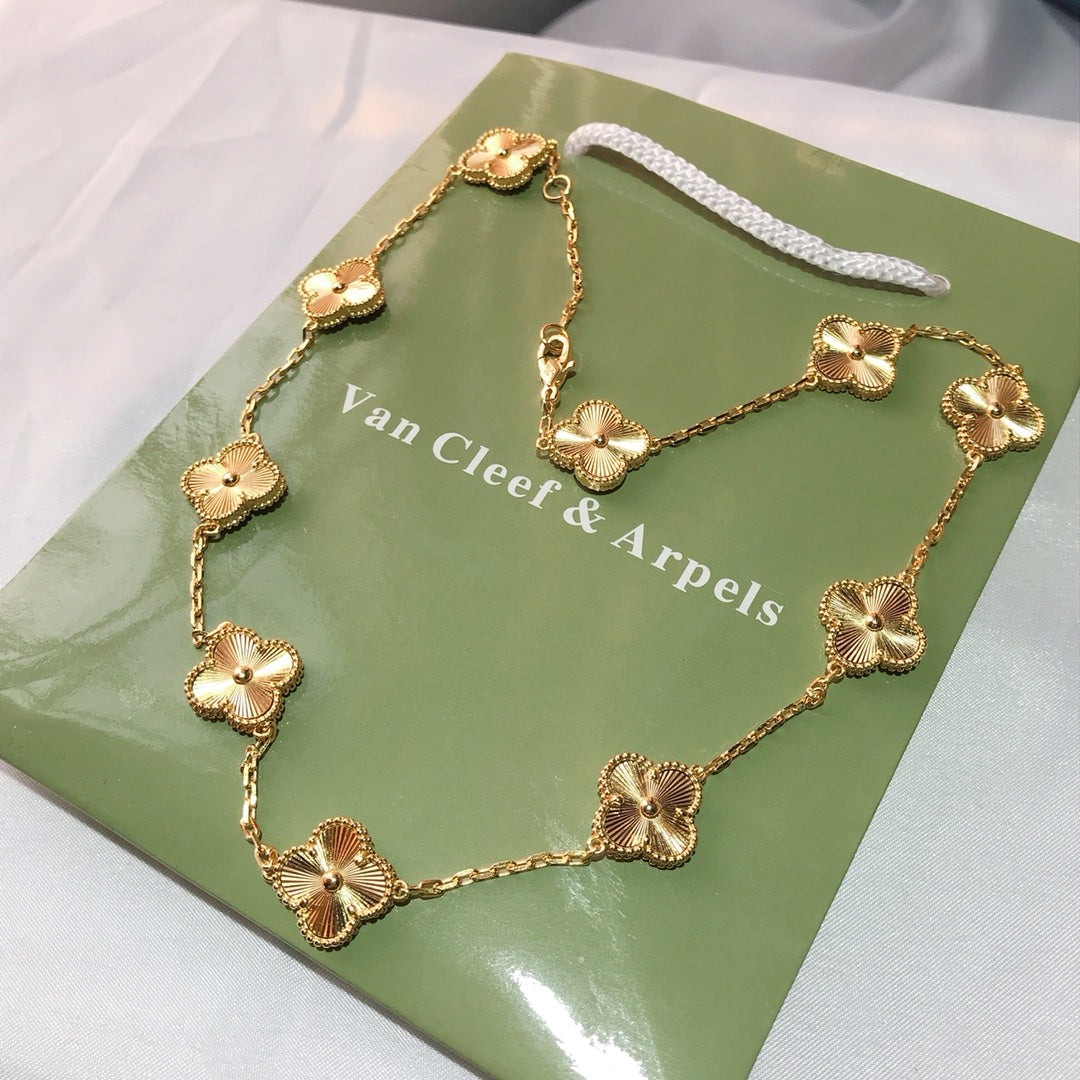 10 Motif Gold Van Cleef Necklace