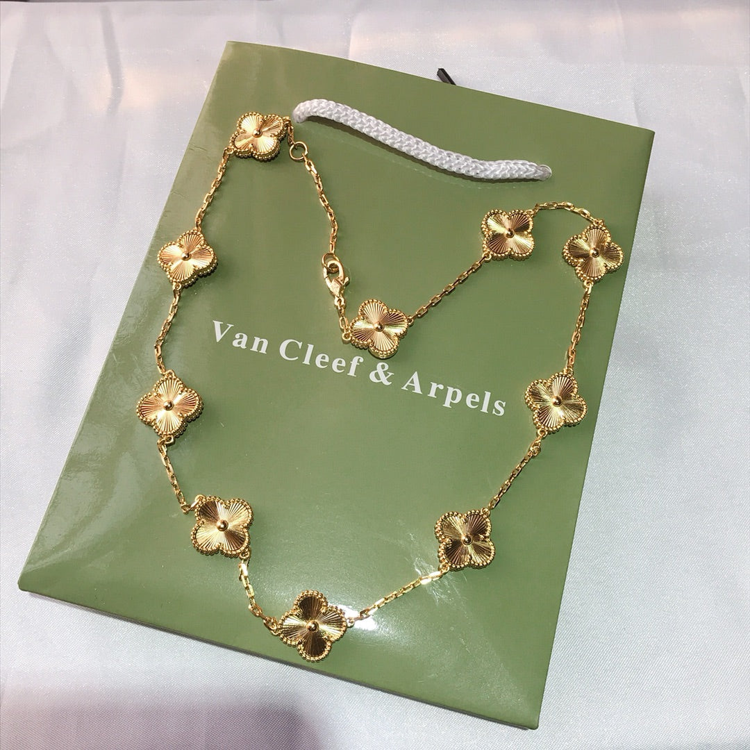 10 Motif Gold Van Cleef Necklace